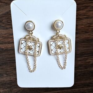 Elegant Gold and Pearl Drop Earrings